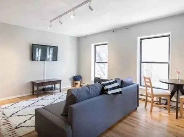 74 Pearl Street image 1 of 9