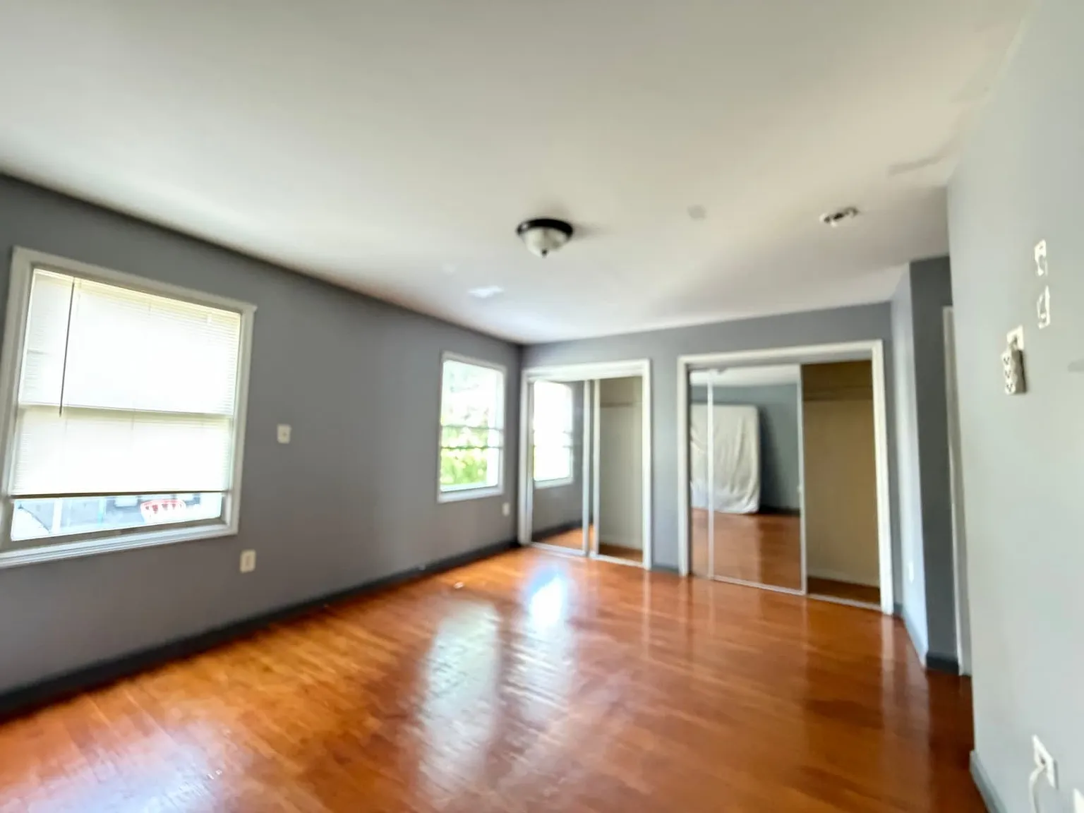 94 Winfield Ave — Photo 2