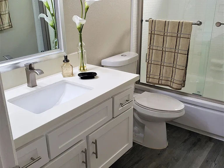 4225 Longridge Ave — Photo 44