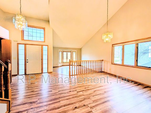 5th image of 9200 Parkside Dr