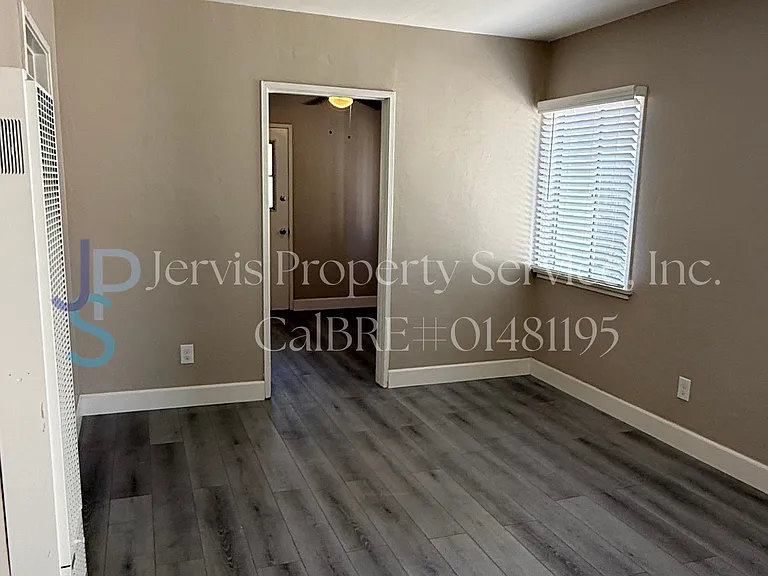 6017 Pine Ave #C — Photo 4