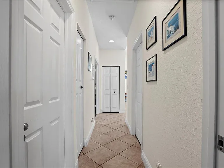 6421 NW 41st St — Photo 17