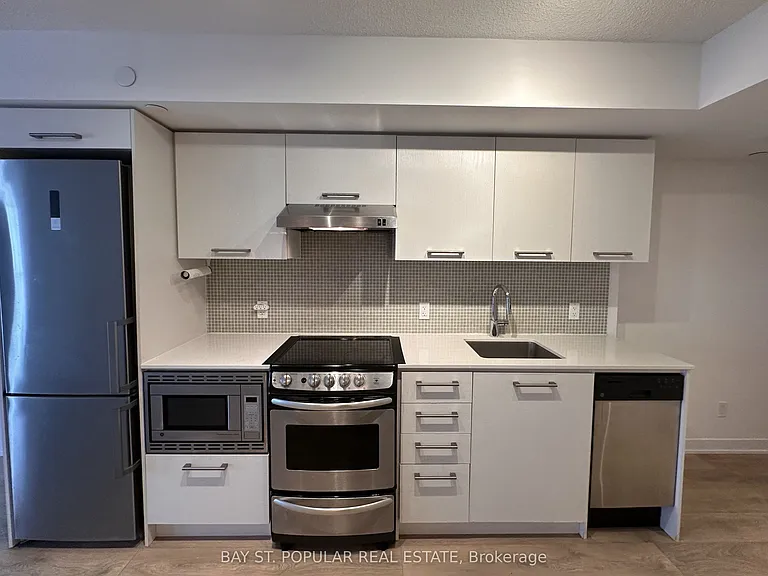 87 Peter St #1019 — Photo 3