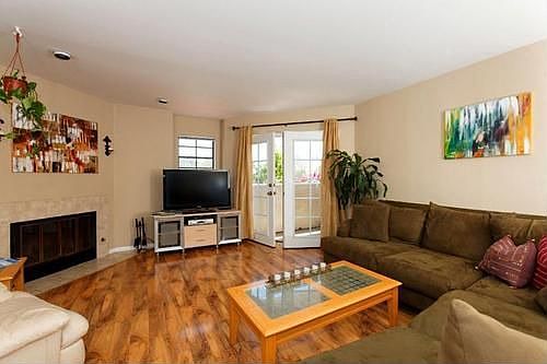 3rd image of 1020 Thomas Ave