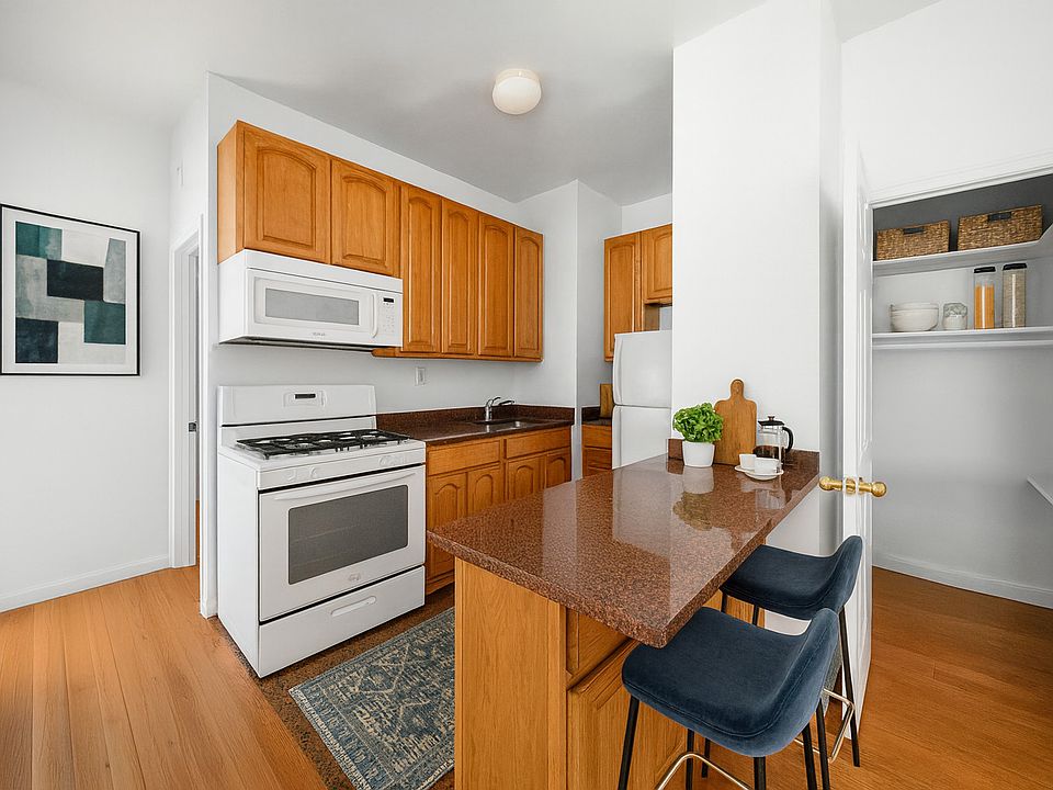 1st image of 215 W 101st St #1