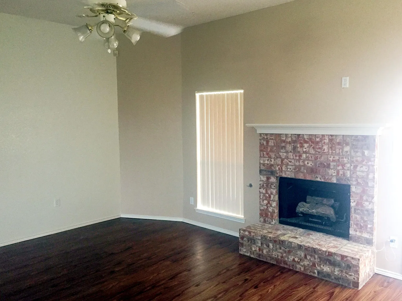 3 bed, 1276 sqft, $1,925 — Photo 3