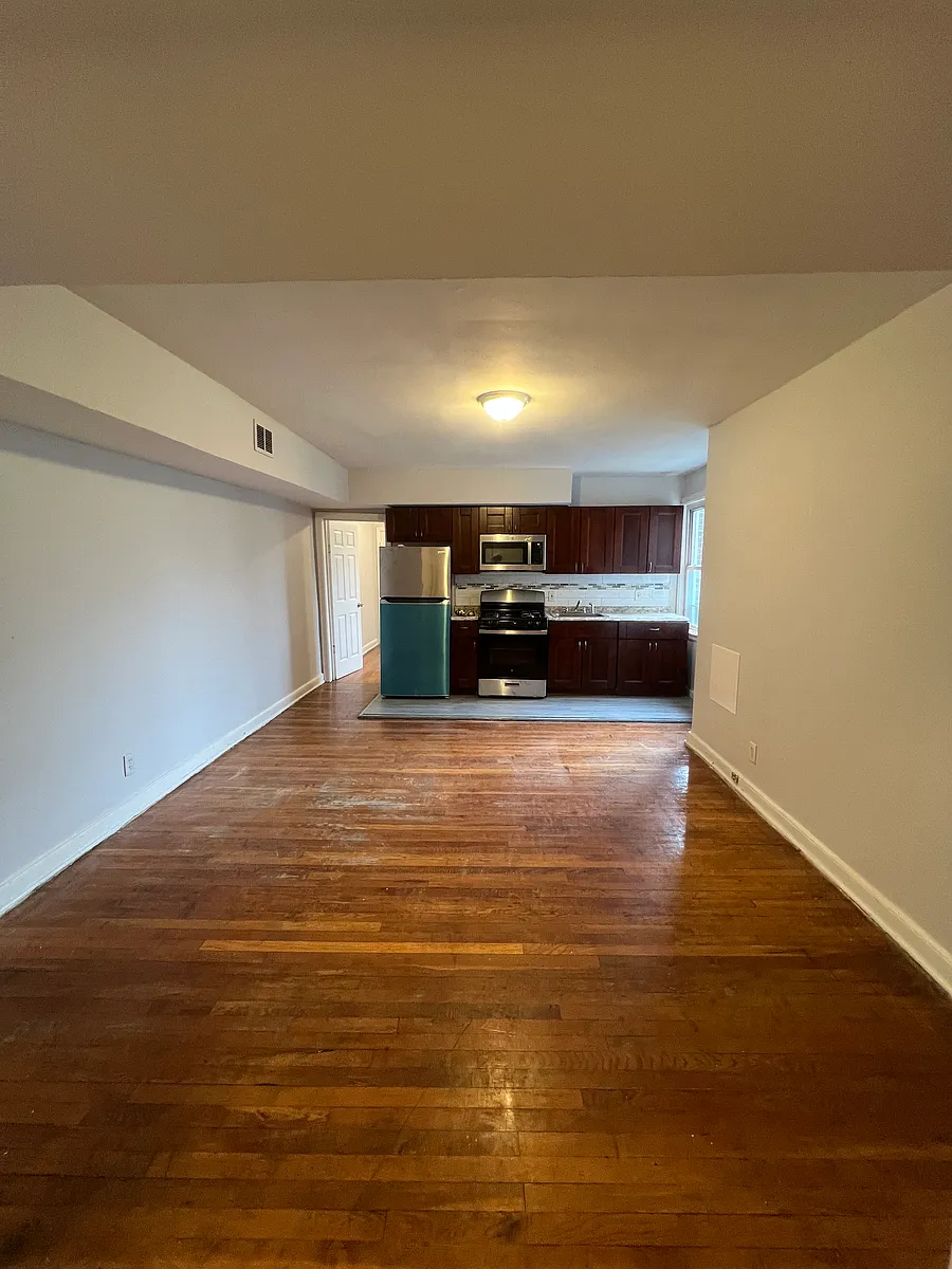 Building Photo - 166 Chancellor Ave #2