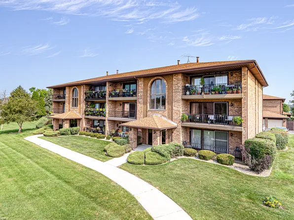 11108 Heritage Dr APT 2B, Palos Hills, IL 60465