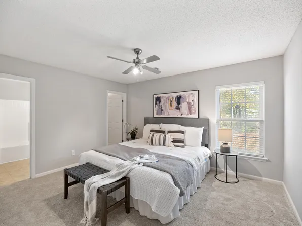 100 Avalon Rd, Summerville, SC 29483