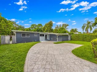 840 NE 159th St N, Miami, FL 33162