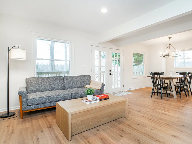 4315 Hickory Nut Point — Photo 3