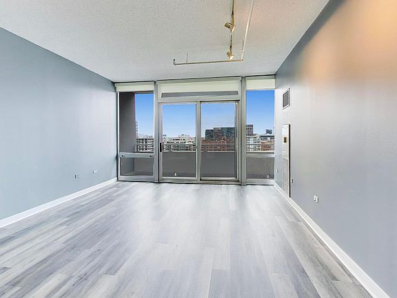 2nd image of 737 W Washington Blvd APT 1109