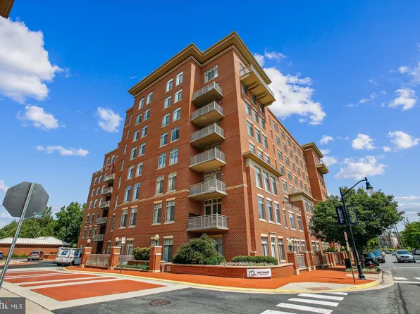 4480 Market Commons Dr Unit 509, Fairfax, VA 22033