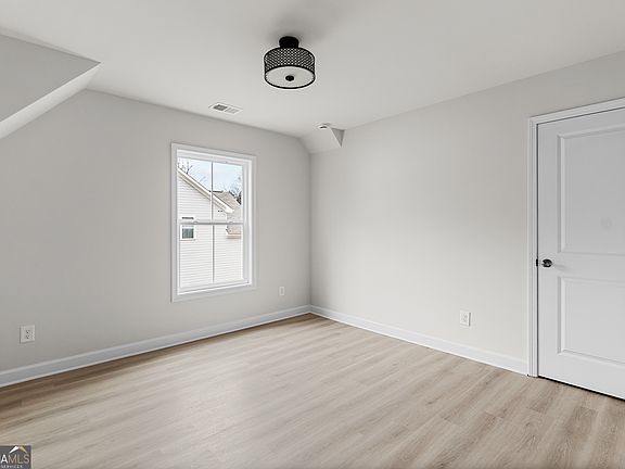 5th image of 3810 Cottage Cir