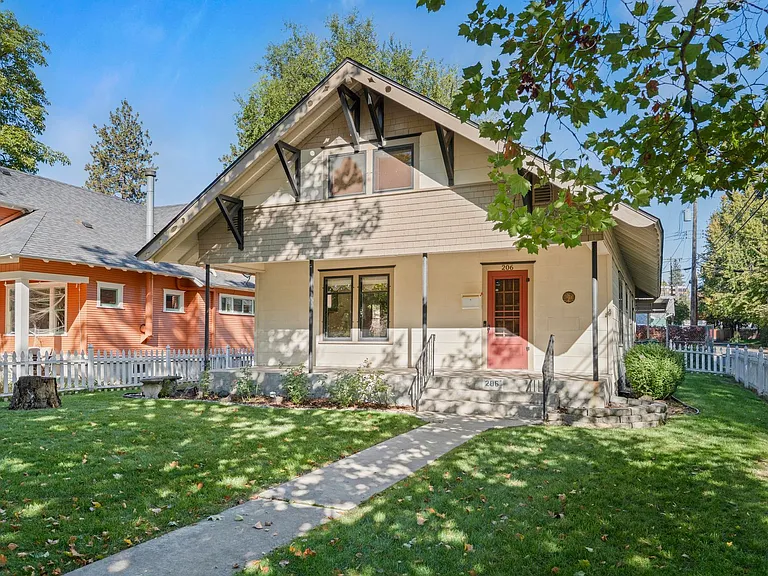 206 W Waverly Pl — Photo 42