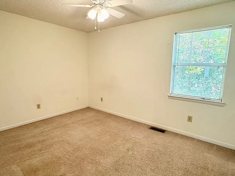 1100 Pine St #B — Photo 5