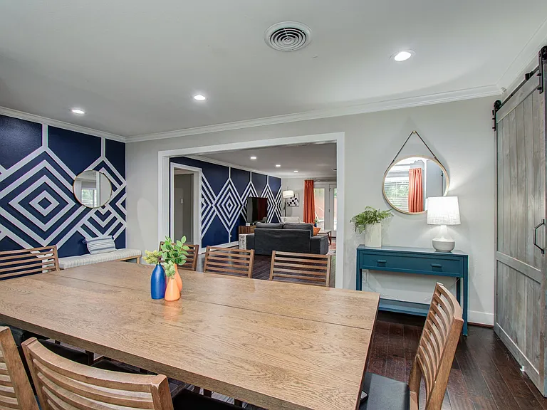 4749 Benning Dr — Photo 8
