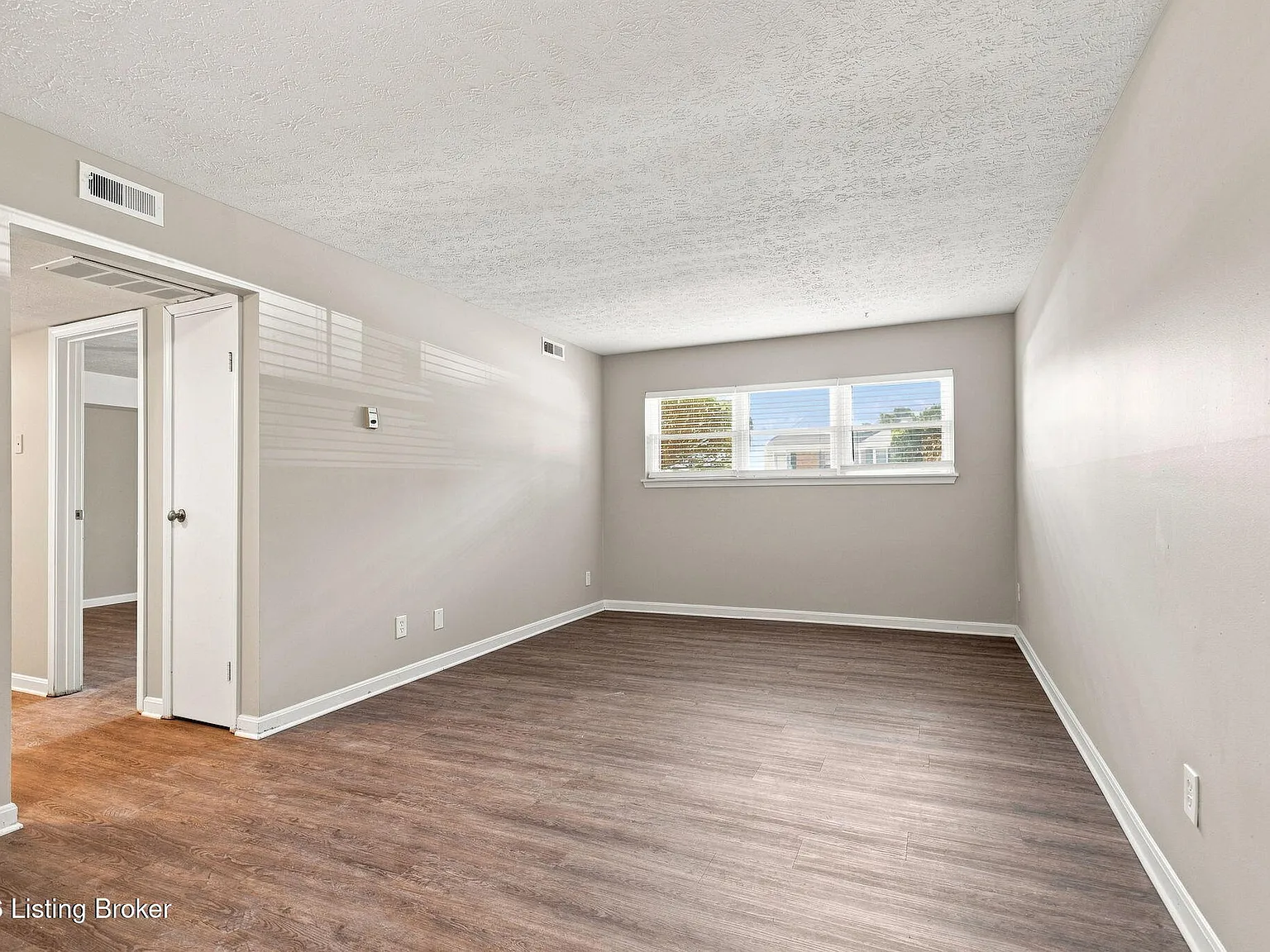 1 bed, 1.0 bath, 650 sqft, $825 — Photo 2