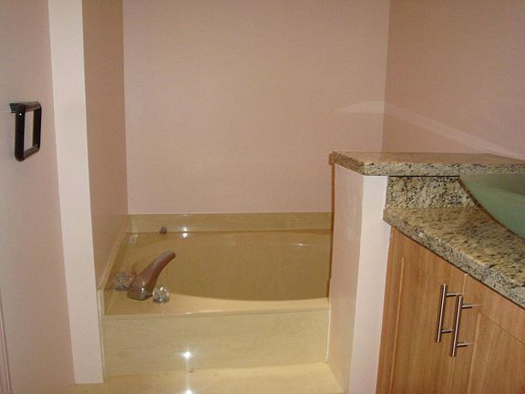 5th image of 16 Dogwood Cir