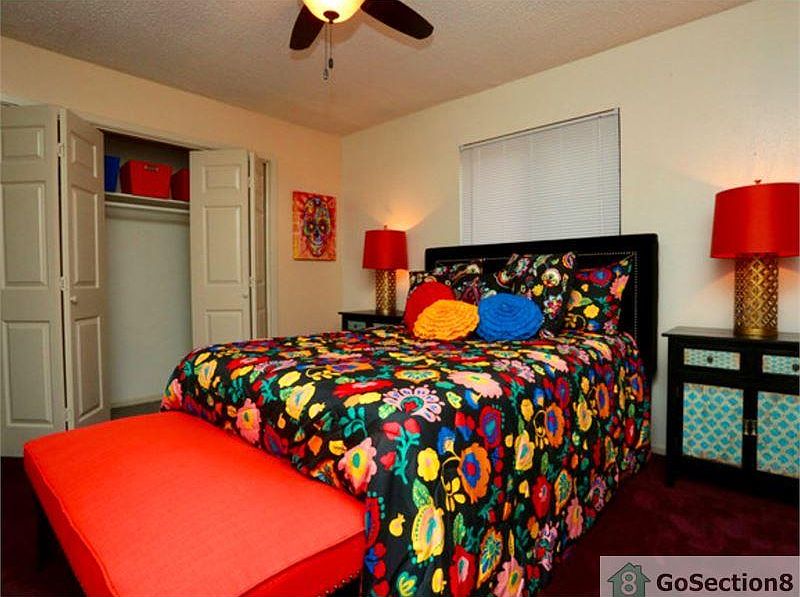 1st image of 807 Flame Cir