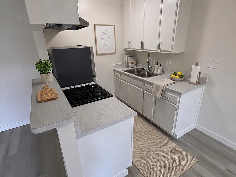 12939 Bonaparte Ave — Photo 8