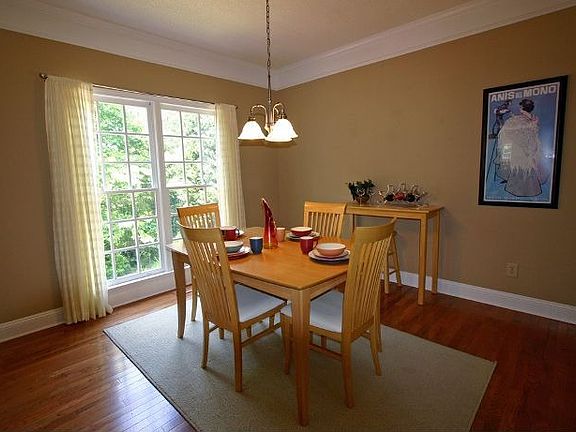 Formal Dining with crown molding