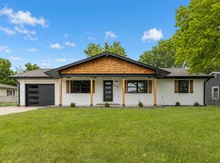 757 Meadowbrook Cir, Moberly, MO 65270