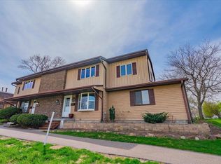 6532 Offshore Dr, Madison, WI 53705