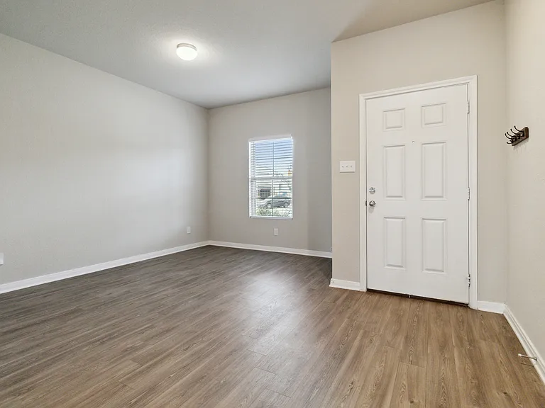 1033 Windflower — Photo 8