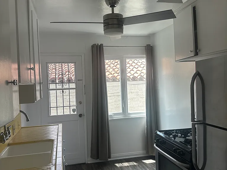 1477 Havenhurst Dr #1 — Photo 49