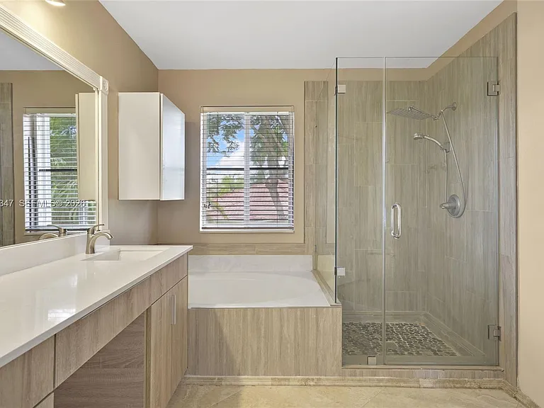 4312 Laurel Ridge Cir — Photo 29