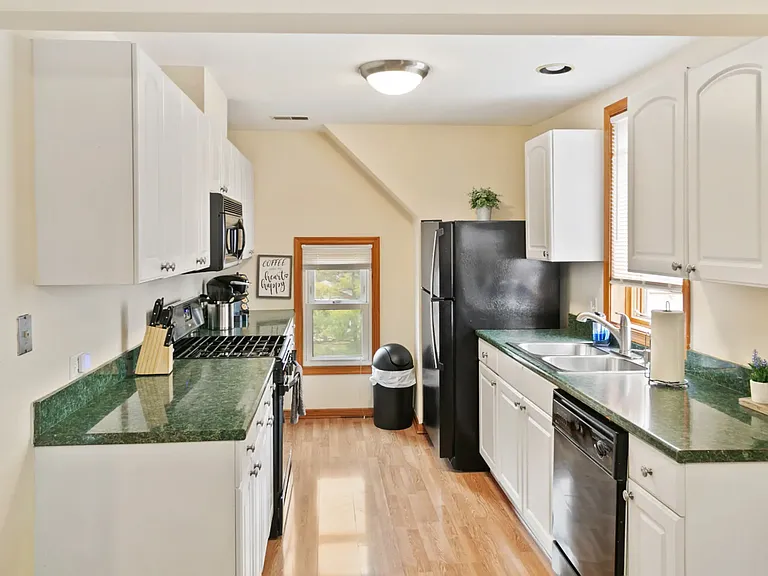 301 W Park Ave #2 — Photo 1