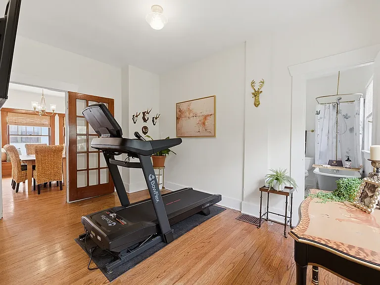 411 N Clifton Ave — Photo 18