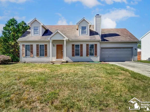 7321 Apple Grove Ln, Temperance, MI 48182