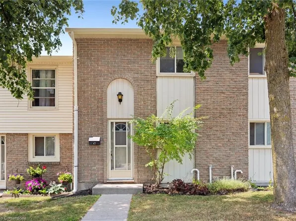 165 Green Valley Dr #41, Kitchener, ON N2P 1K3