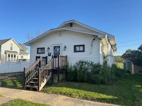17 Spring St, Dennison, OH 44621