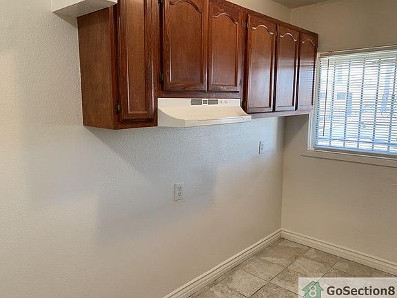 4th image of 525 W 84th St