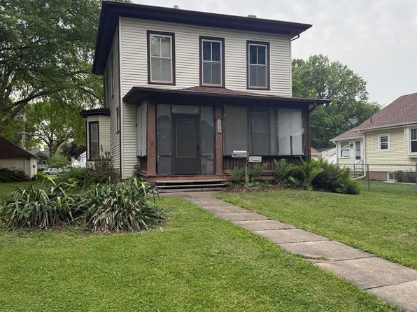 1015 S Starr Ave, Burlington, IA 52601