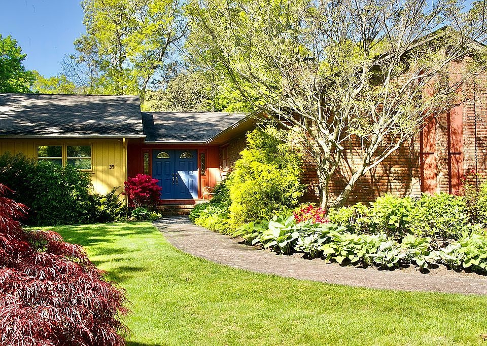 1st image of 39 Daly Ct