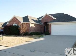 1624 Nashwood Dr, Grand Prairie, TX 75051