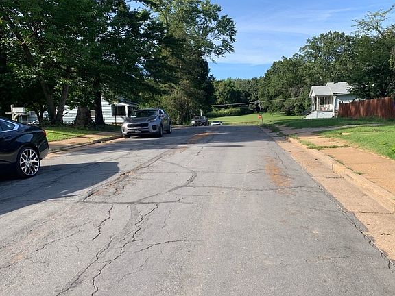 4th image of 1332 Fairview Ave