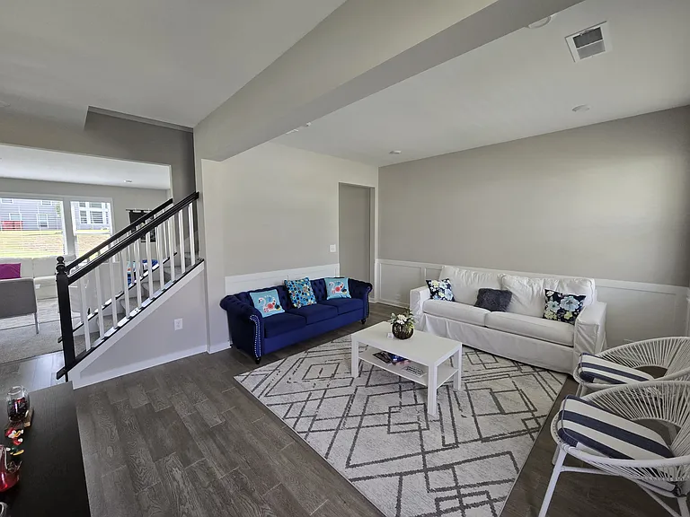 121 Linden Ct — Photo 6