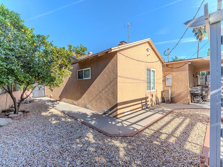 14024 Cantlay St — Photo 30