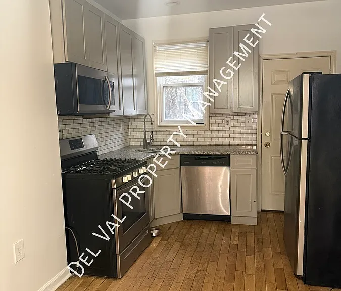 3104 Hurley St — Photo 8