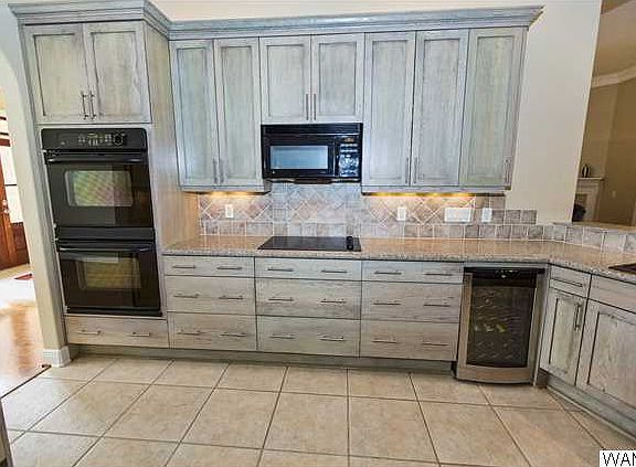 3rd image of 4016 Carousel Cir