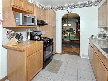4th image of 721 Sellers Ave