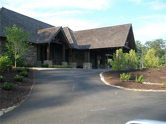 4th image of Blackwell Creek Way