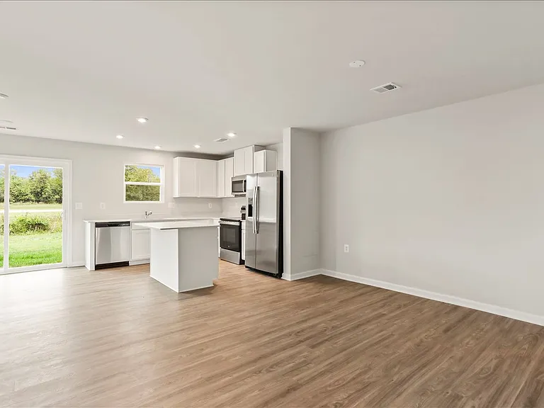 215 Olympus Rd — Photo 4