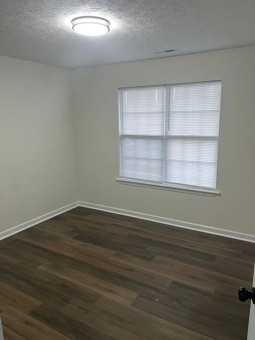 Recently upgraded 2 Bedroom apartment in Glasgow — Photo 2