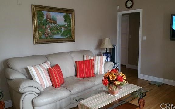 4th image of 6457 Hayvenhurst Ave